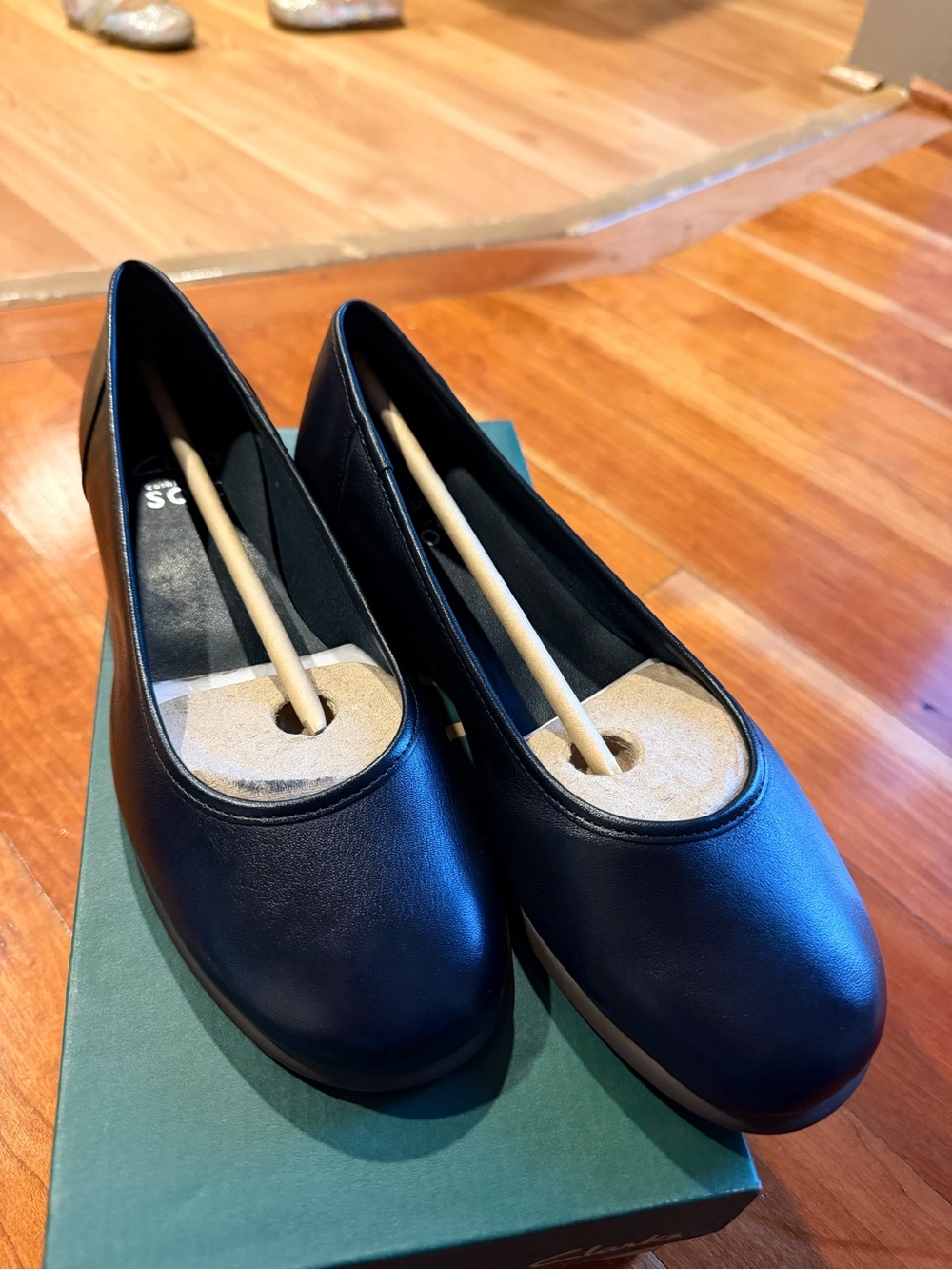 NWT Clarks women’s slip on pumps dark navy blue size 7 w